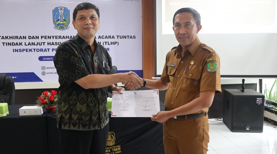 Penyerahan Berita Acara Tuntas Inspektorat Provinsi Jawa Timur