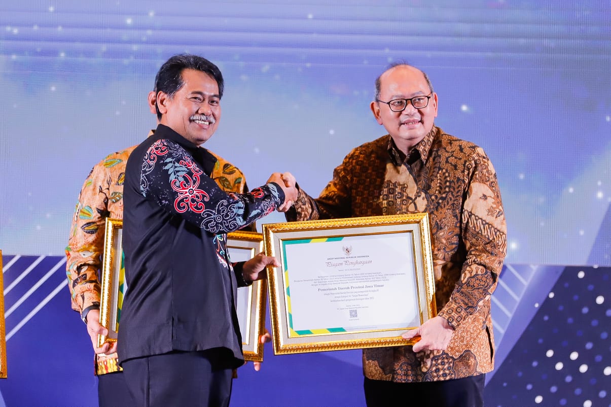 Pemprov Jatim Raih 2 Penghargaan di Peringatan Hari Kearsipan, Pj Gubernur Jatim: Bukti Jatim Mampu Jaga Warisan Sejarah | SEKRETARIAT