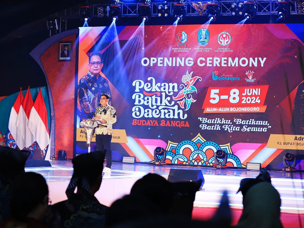 Buka Pekan Batik di Bojonegoro, Pj. Gubernur Adhy Dorong Batik Jatim Mendunia dan Dongkrak Ekonomi Masyarakat